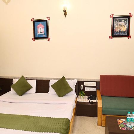 Hotel Suncity By Sharnam Nāthdwāra Eksteriør bilde