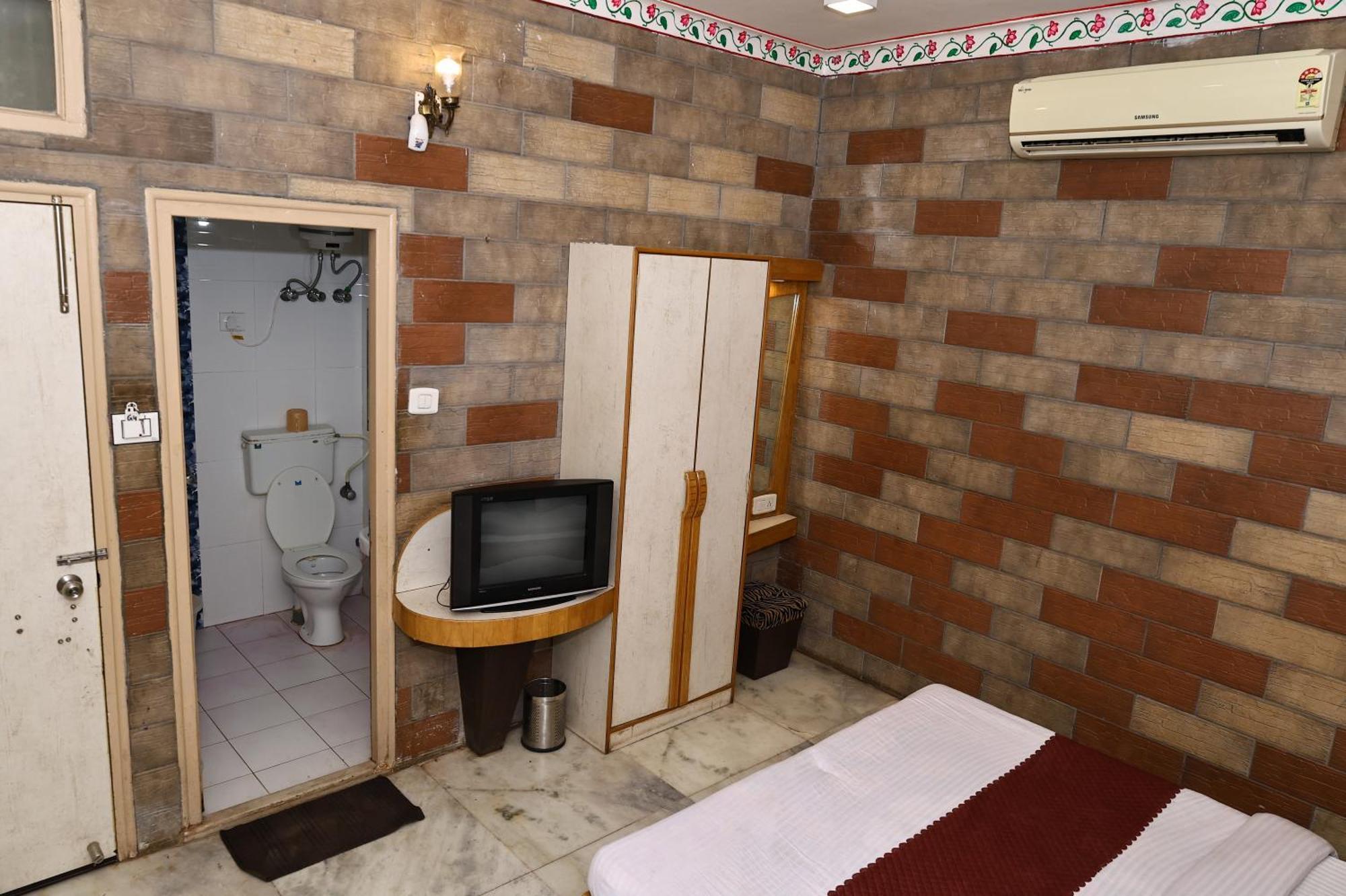 Hotel Suncity By Sharnam Nāthdwāra Eksteriør bilde