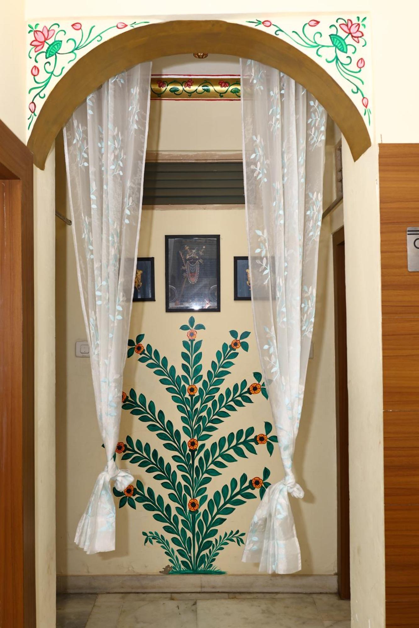 Hotel Suncity By Sharnam Nāthdwāra Eksteriør bilde